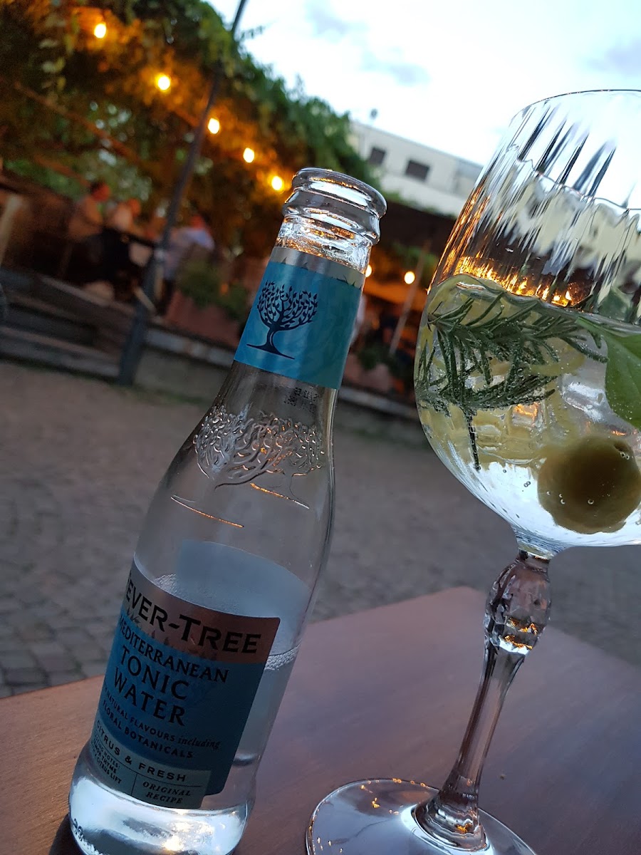 1477 Reichhalter Eat & Sleep-5