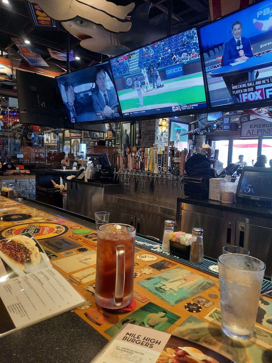 54Th Street Restaurant & Drafthouse- City Base-5