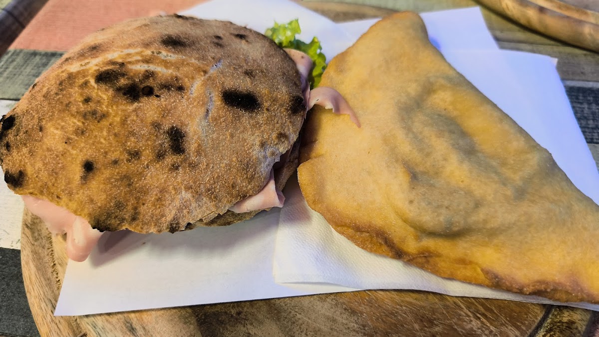 Accipizza Da Graziano Panzerotti E Pucce-4