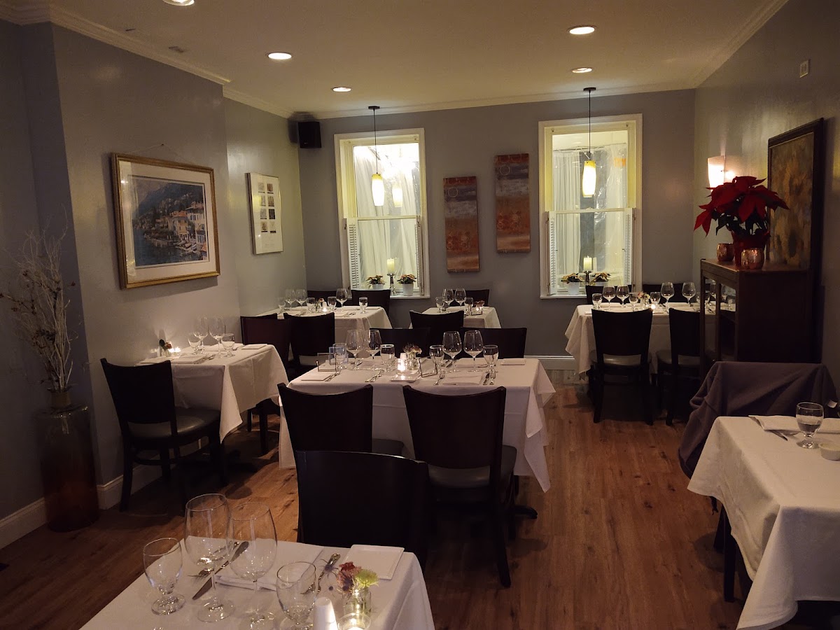 Agua Bistro