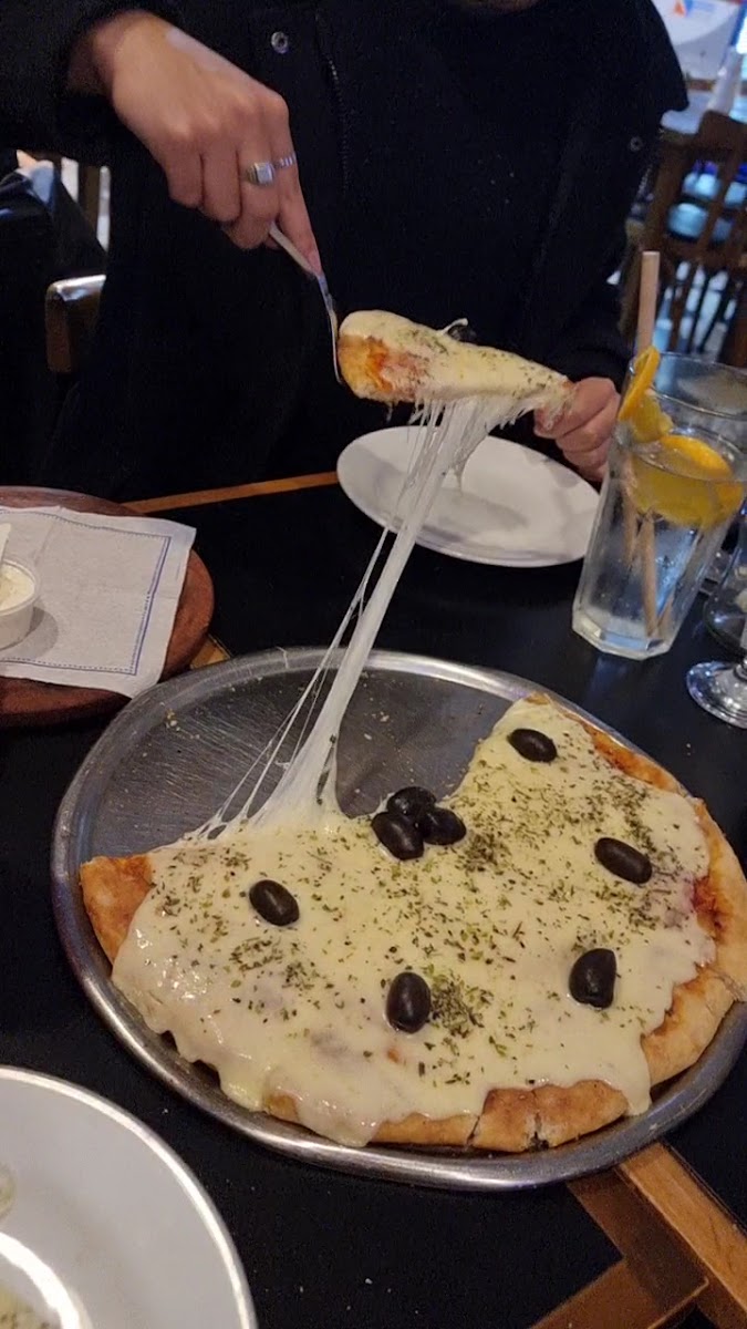 Aj Dulcinea Pizza Cafe Bar-2