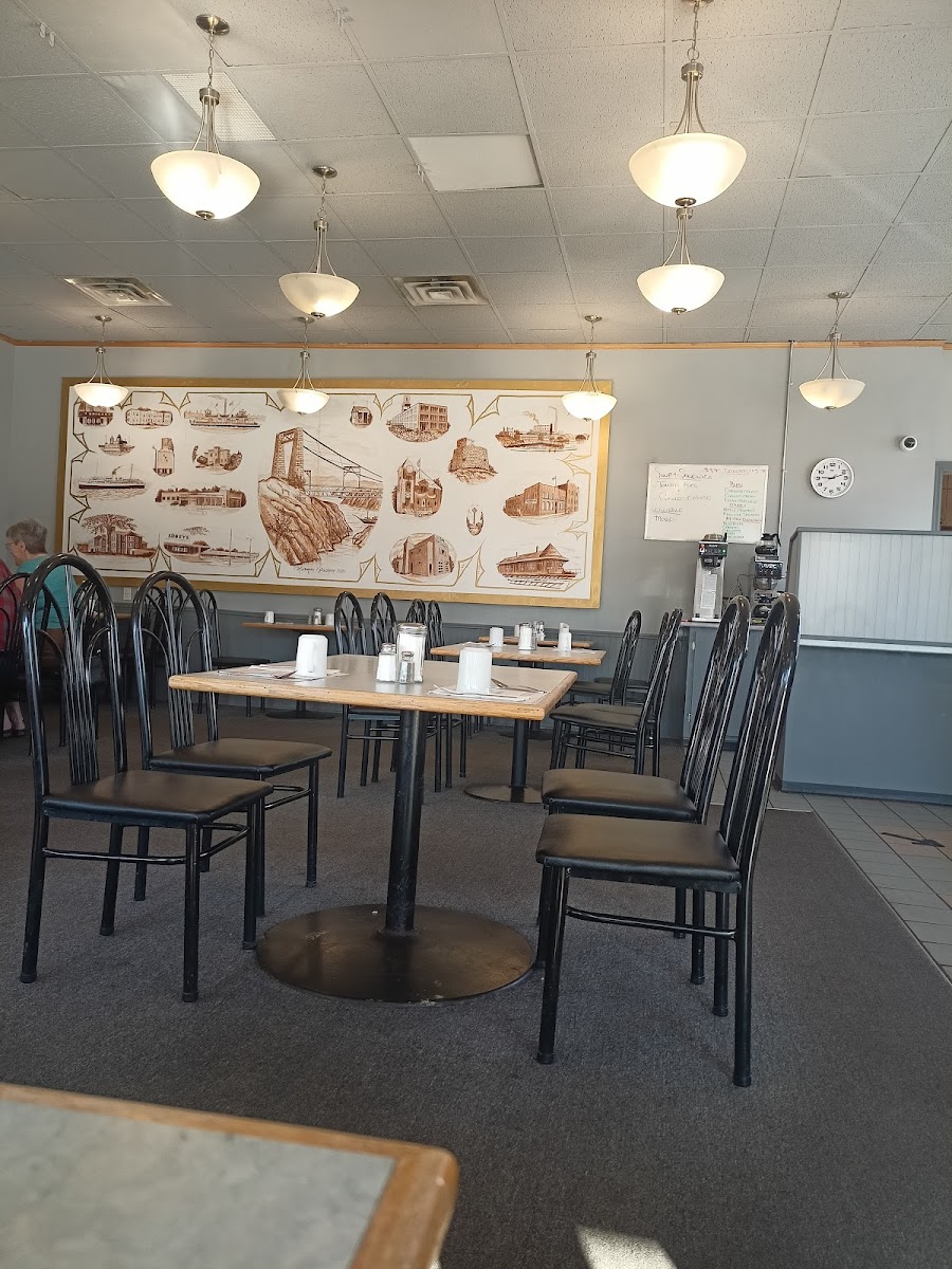 Aj's Lounge & Restaurant-3
