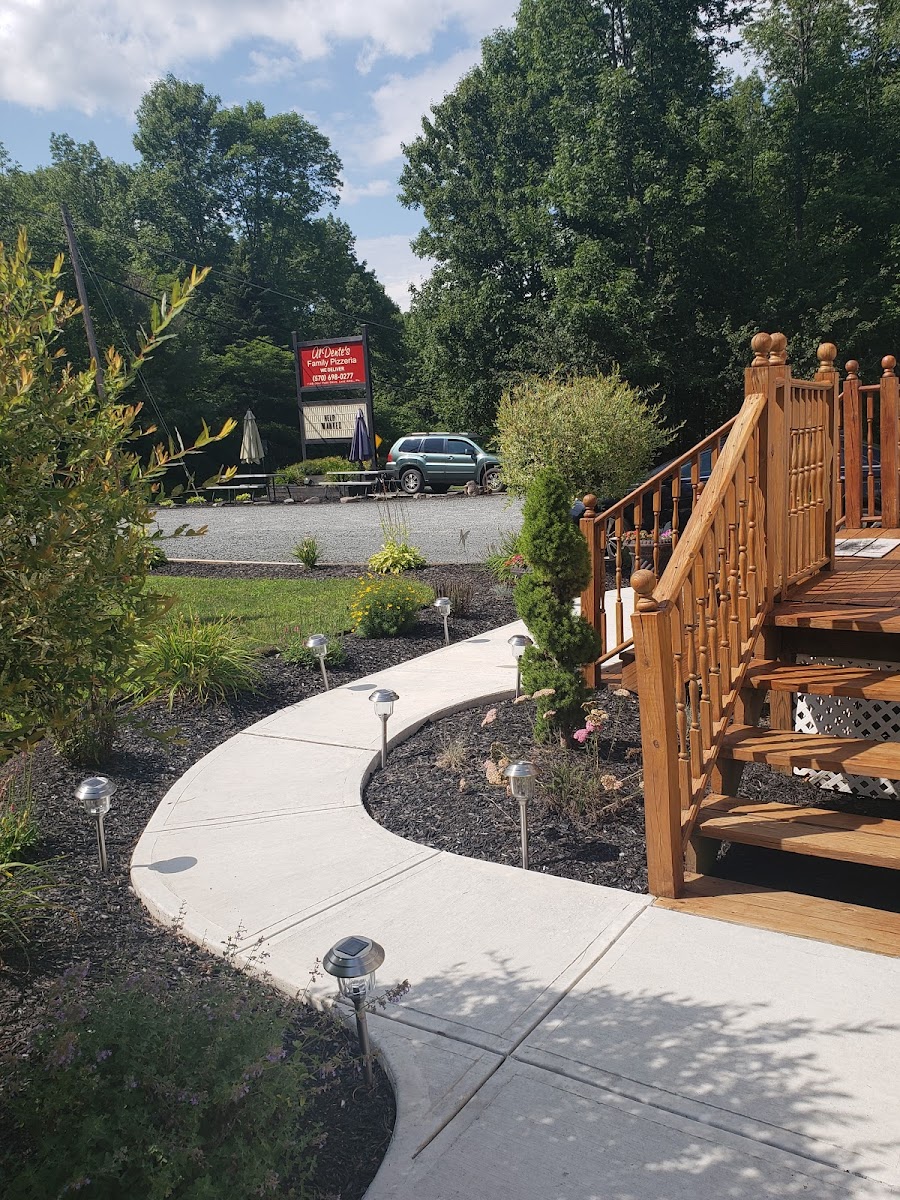 Al Dentes Pizzeria And Creamery - Golf Park Drive Lake Ariel-2