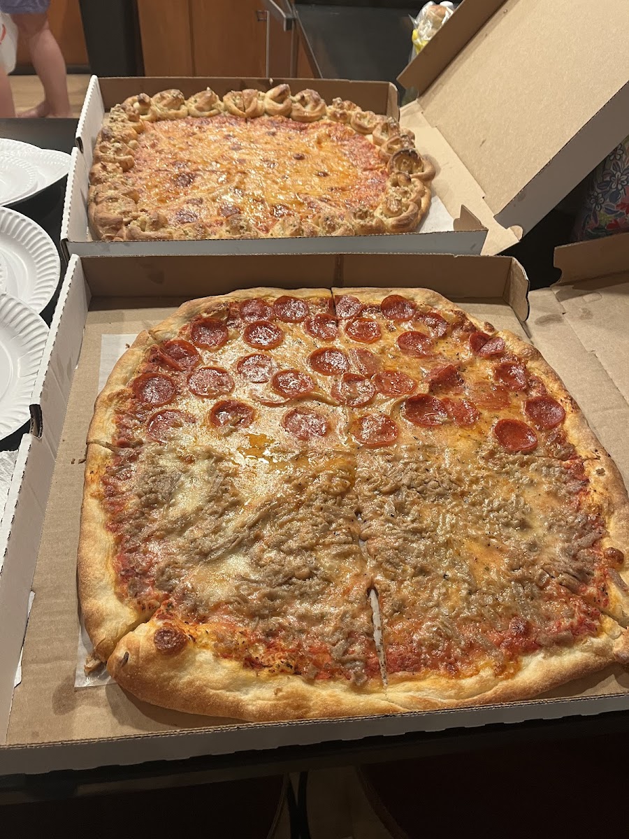 Al Dentes Pizzeria And Creamery - Golf Park Drive Lake Ariel-9