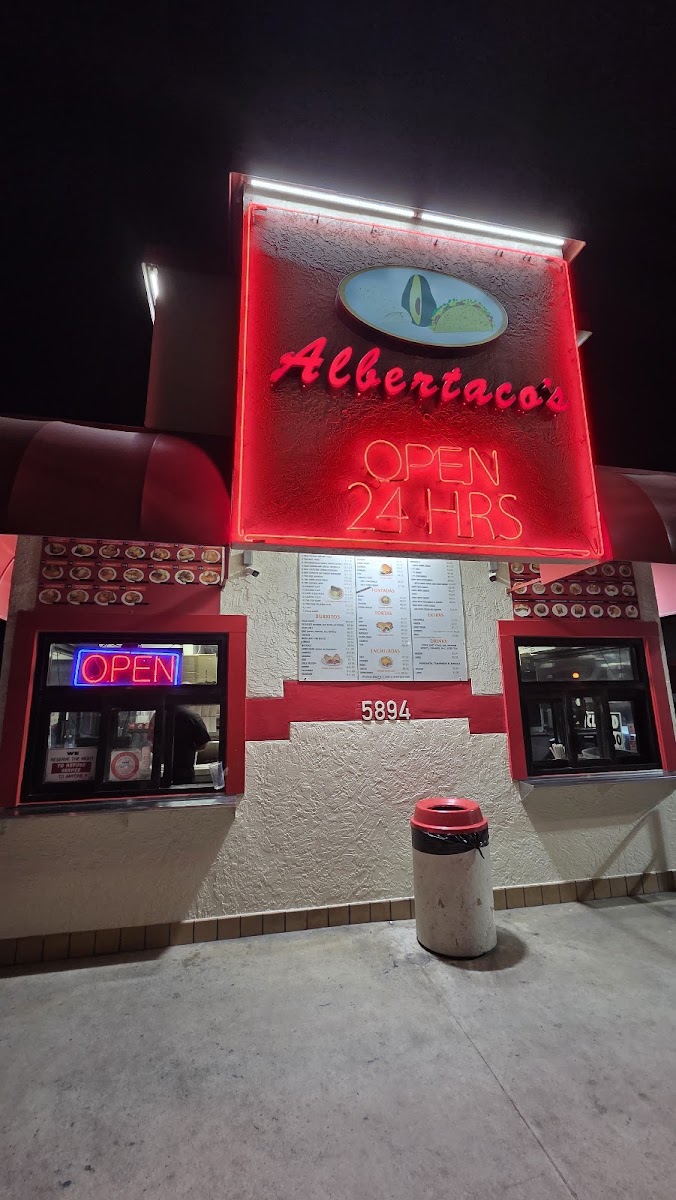 Albertaco's Mexican Food-3
