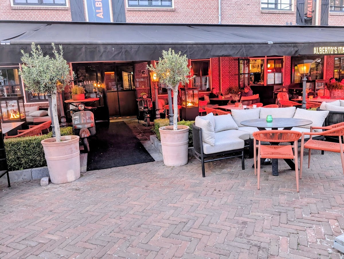 Alberto's