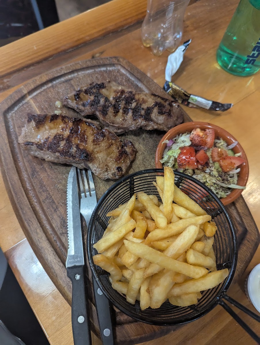 Alikko's Turkish Bar & Grill-3