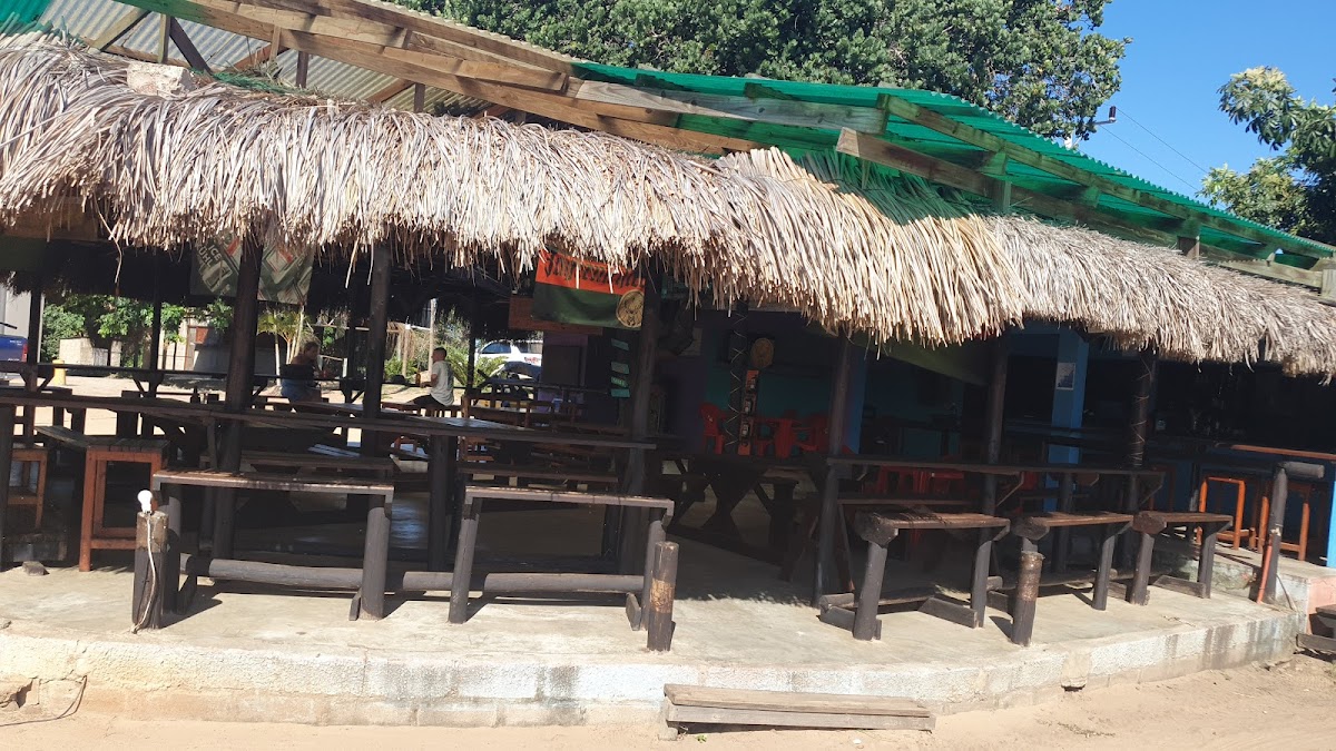 Amigo's Restaurante E Bar-3