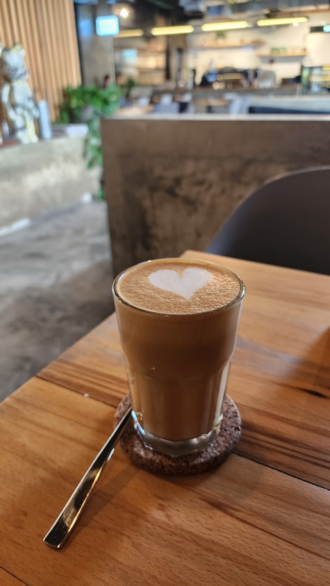 Amongst Few Café-10