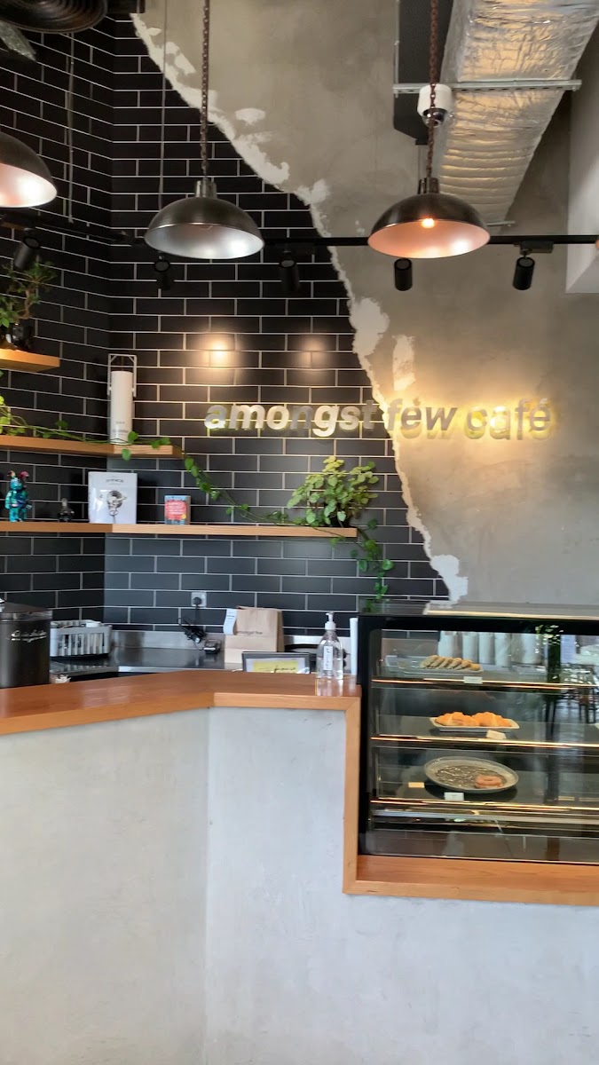 Amongst Few Café-2