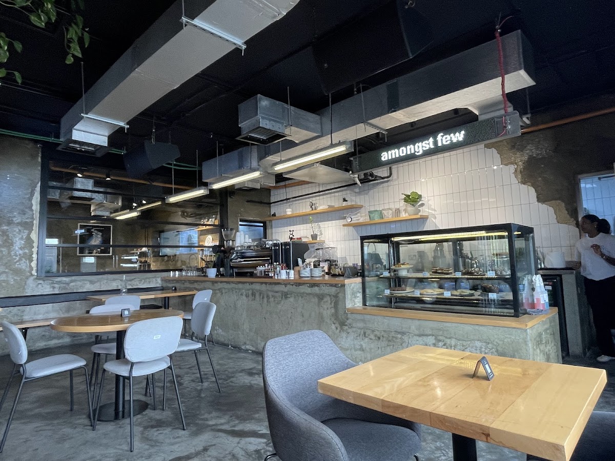 Amongst Few Café-4