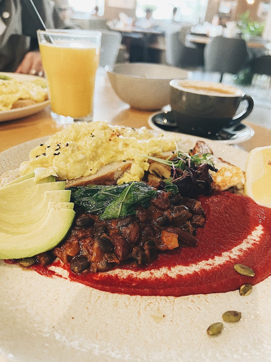 Amongst Few Café-7