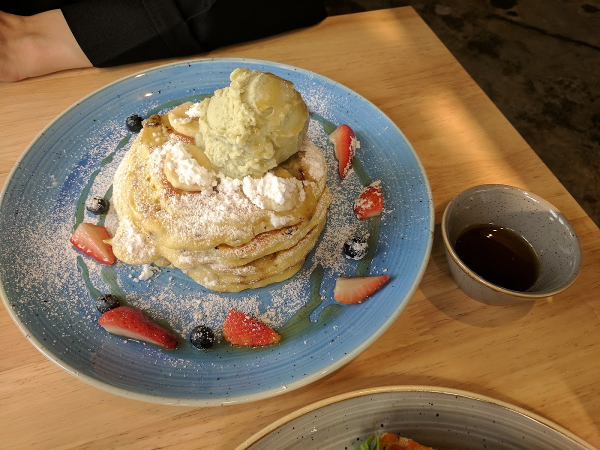 Amongst Few Café-8
