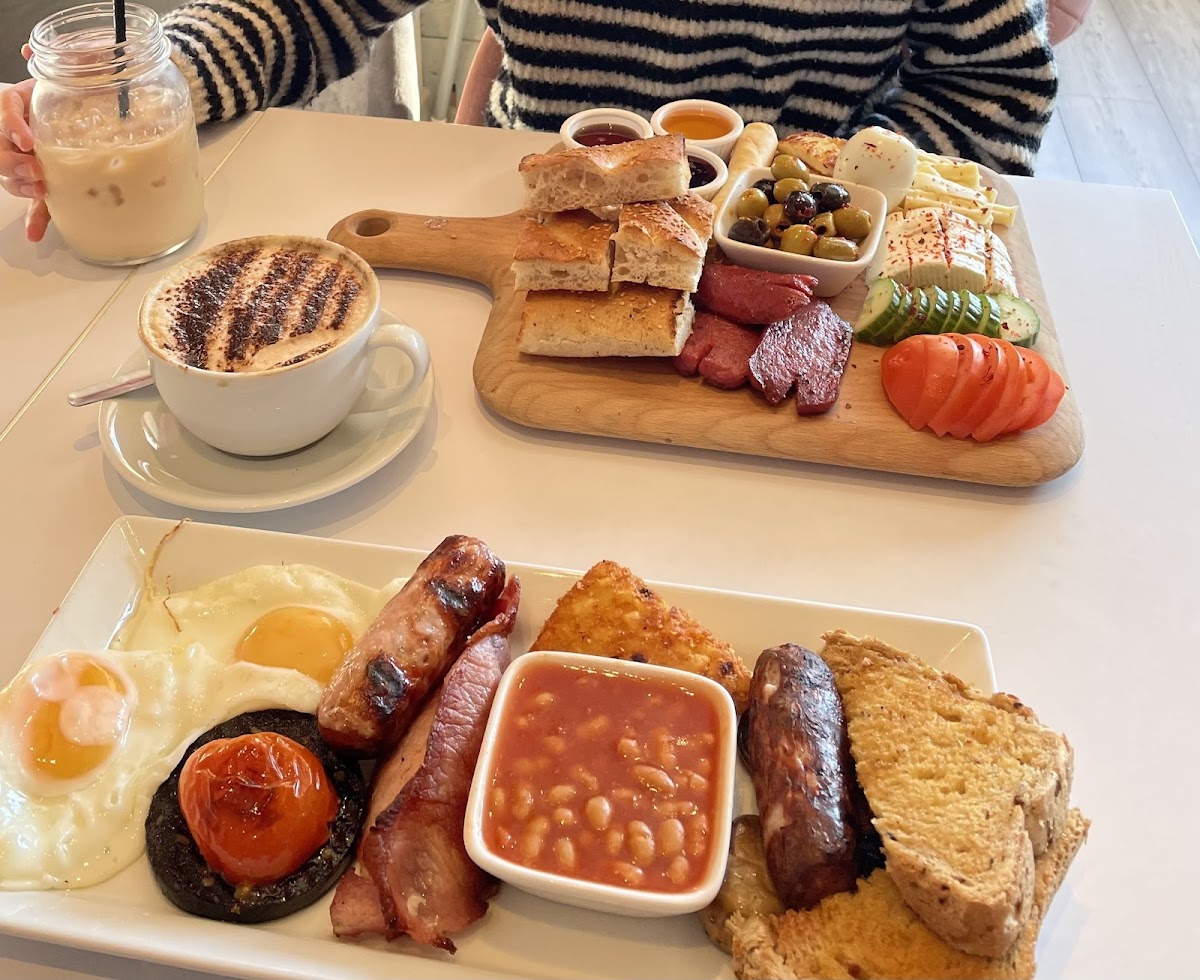 Amor Cafe And Bistro-3
