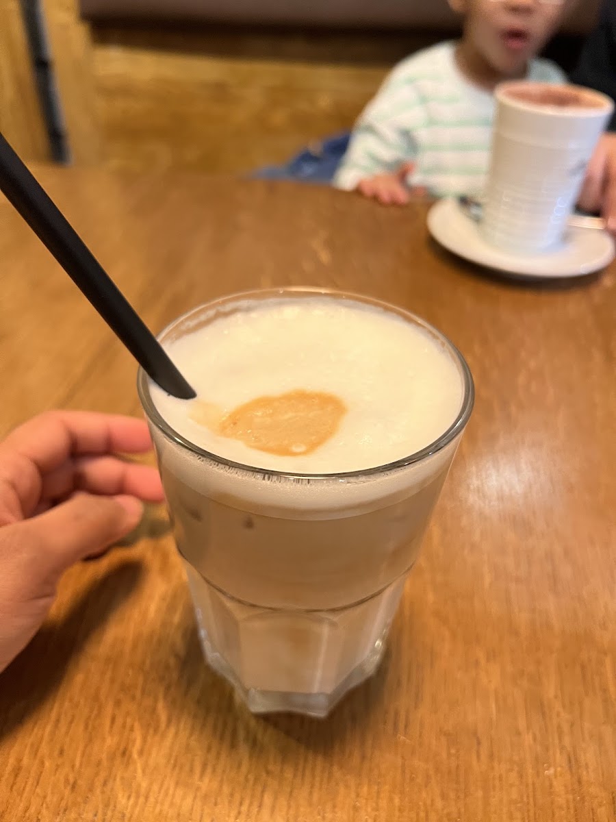 Amy’S Coffee & Restaurant-10
