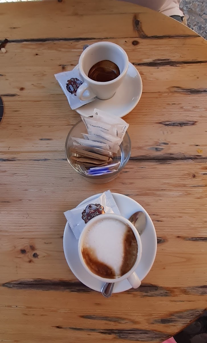 Ancora Café Malcesine-9