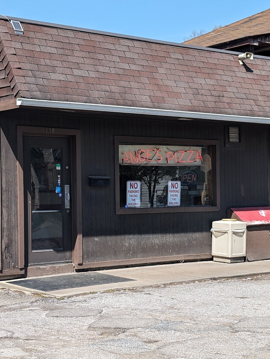Ange's Pizza