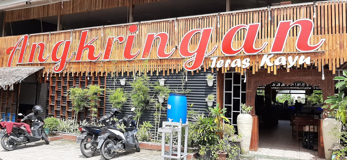 Angkringan Teras Kayu
