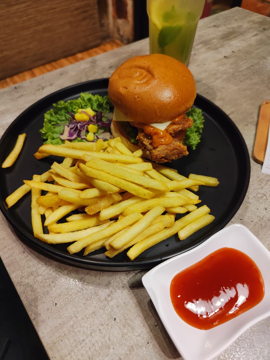 Anmour Cafe Bukit Indah-10