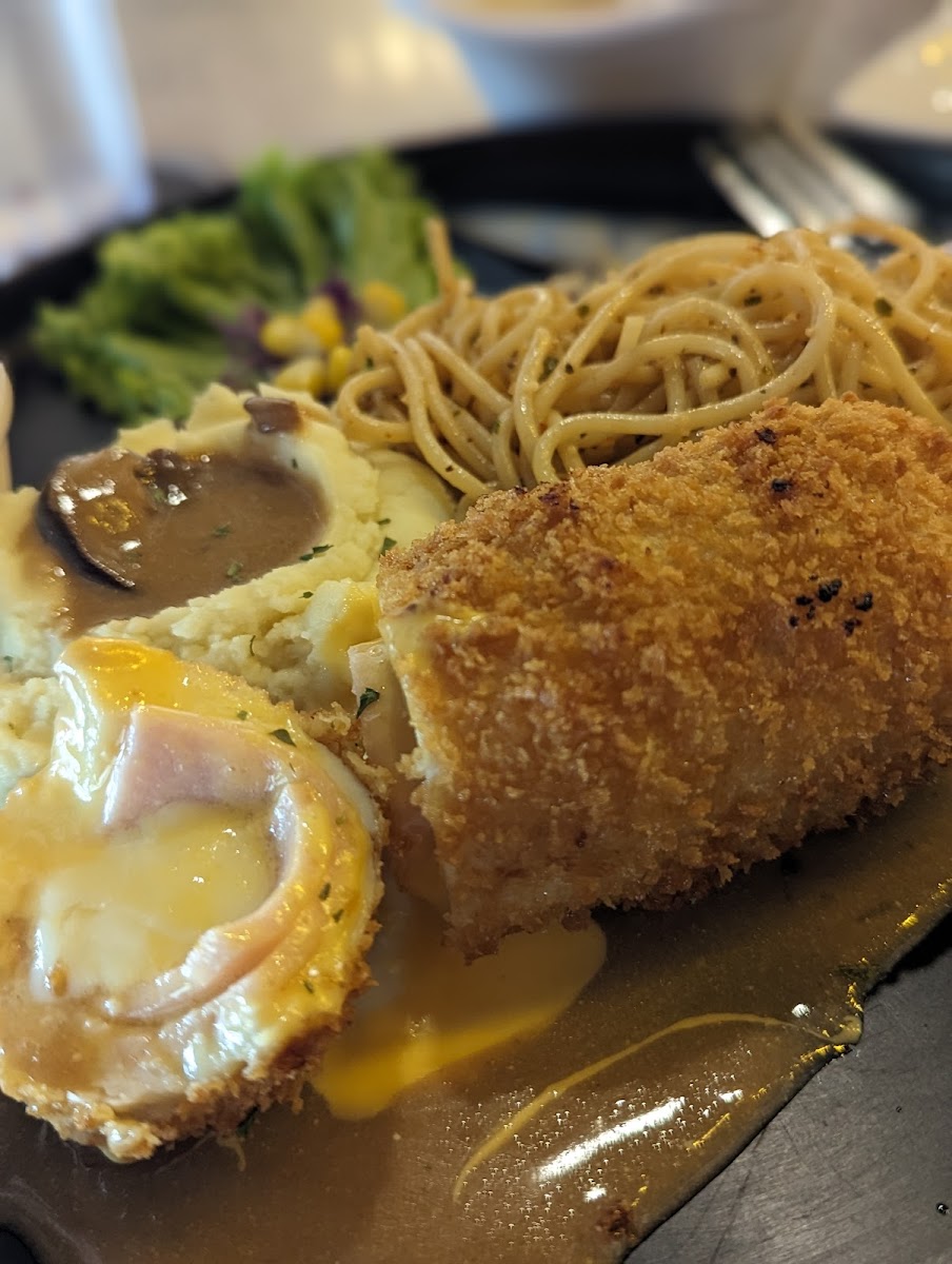 Anmour Cafe Bukit Indah-8