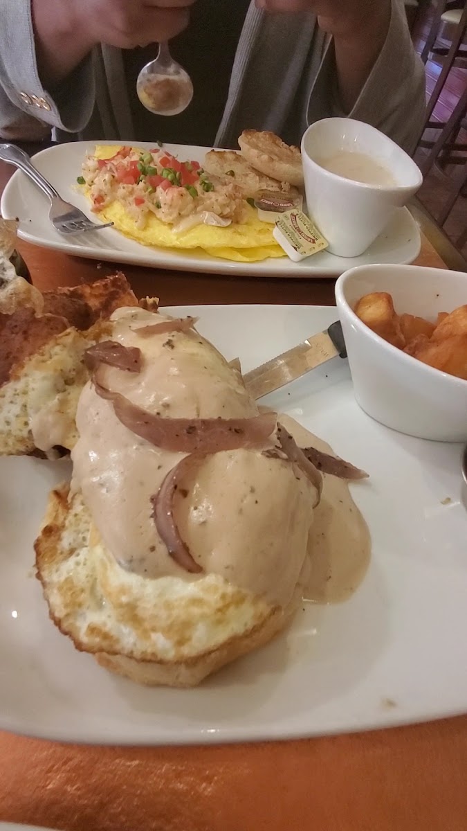 Another Broken Egg Cafe-2