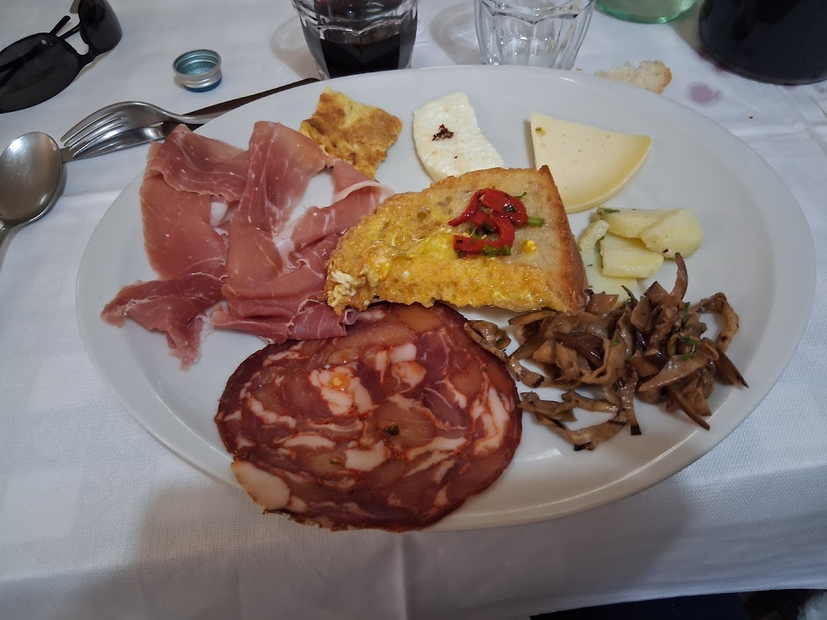 Antica Trattoria Vittoria-3