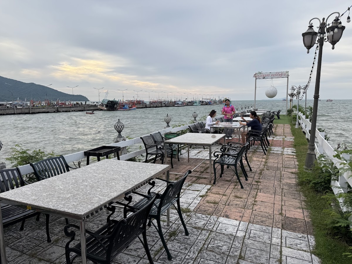 ร้านอ่าวทะเลซีฟู้ด Aow Talay Seafood