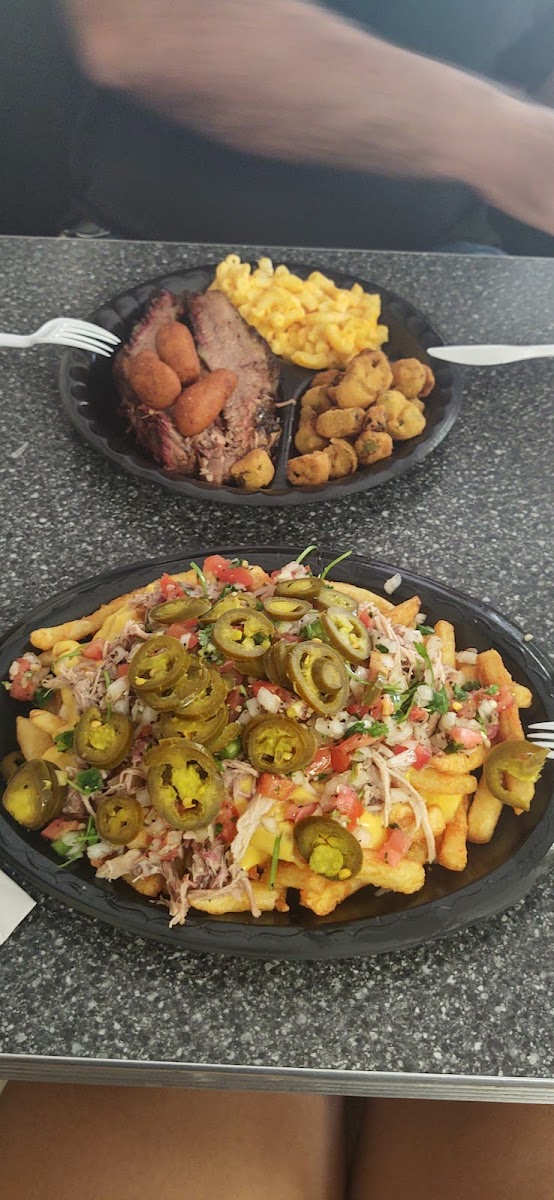 Apple City Bbq-8