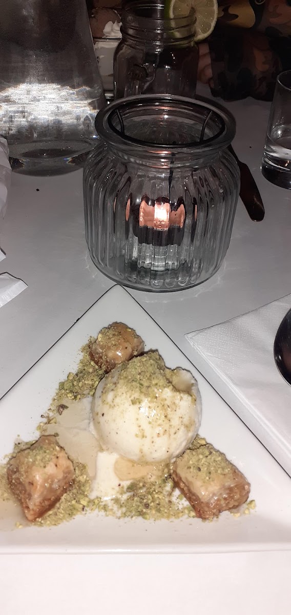 Aqua Food & Mood Lebanese Restaurant-8