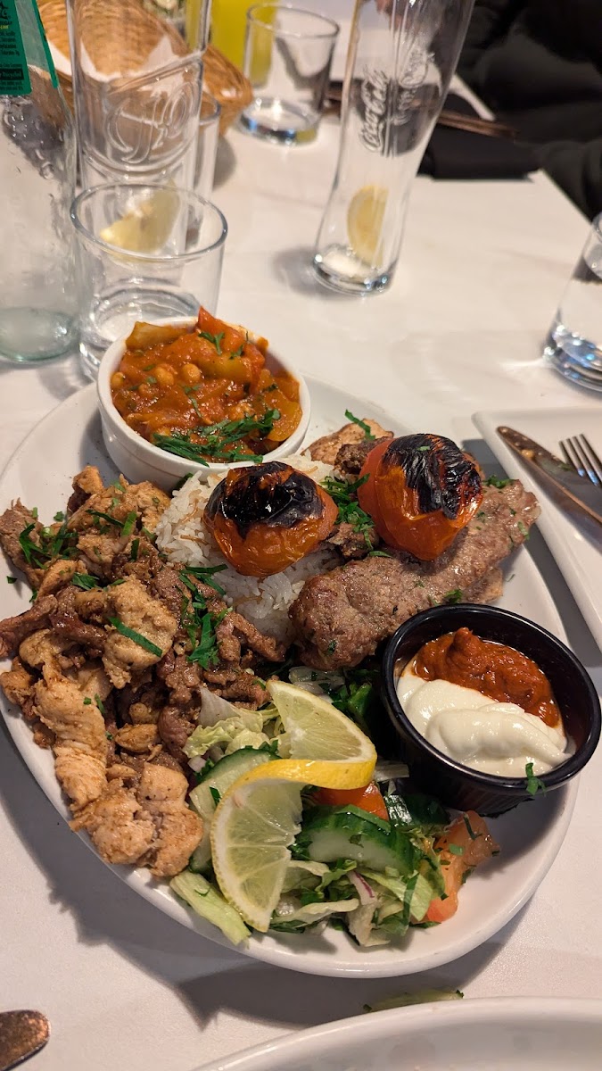 Aqua Food & Mood Lebanese Restaurant-9