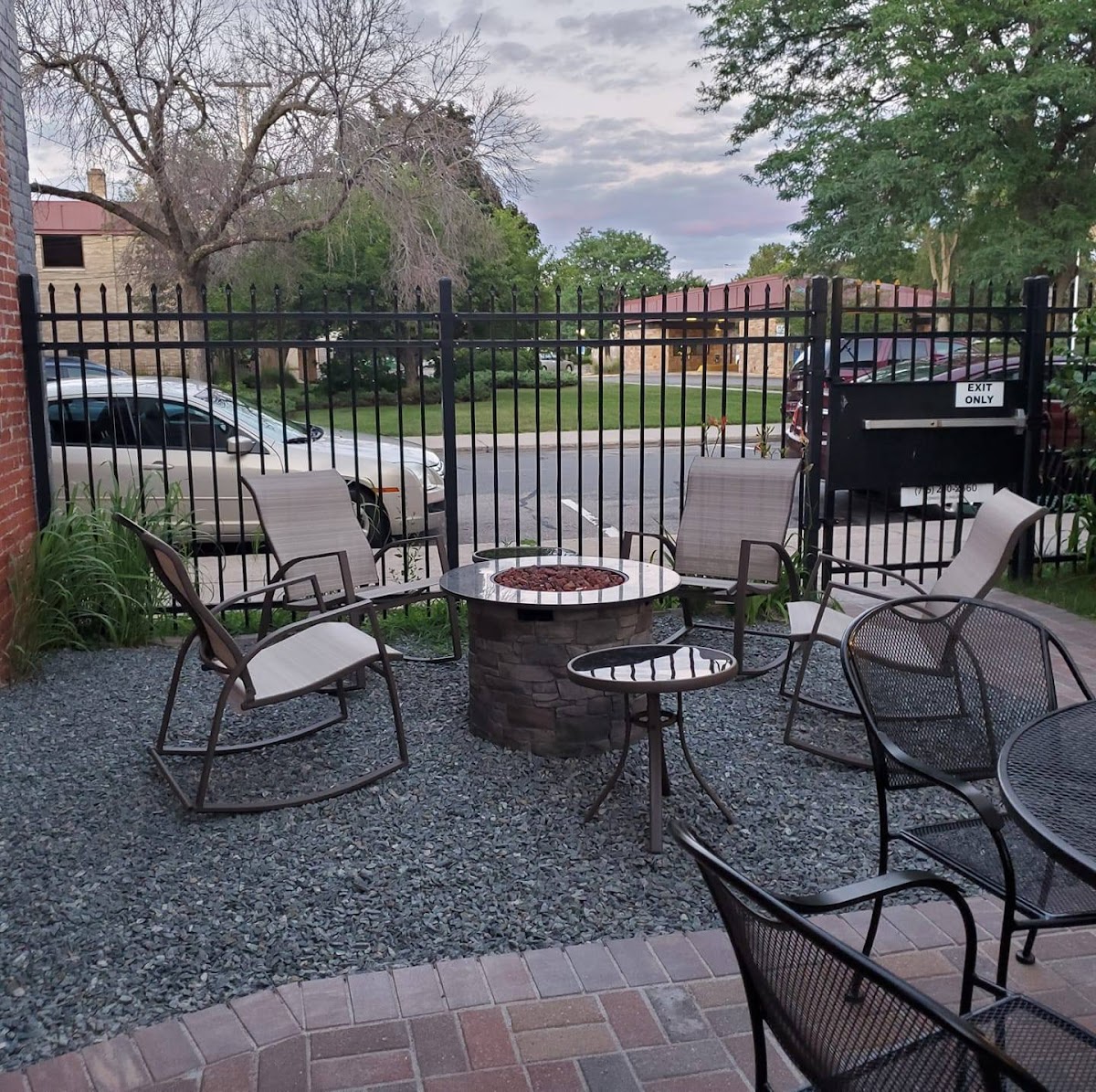 Arbuckles Eatery & Pub