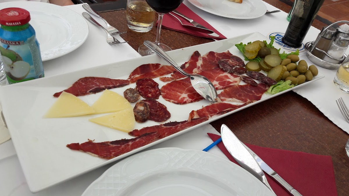 'žardin' Traditional Restaurant-9