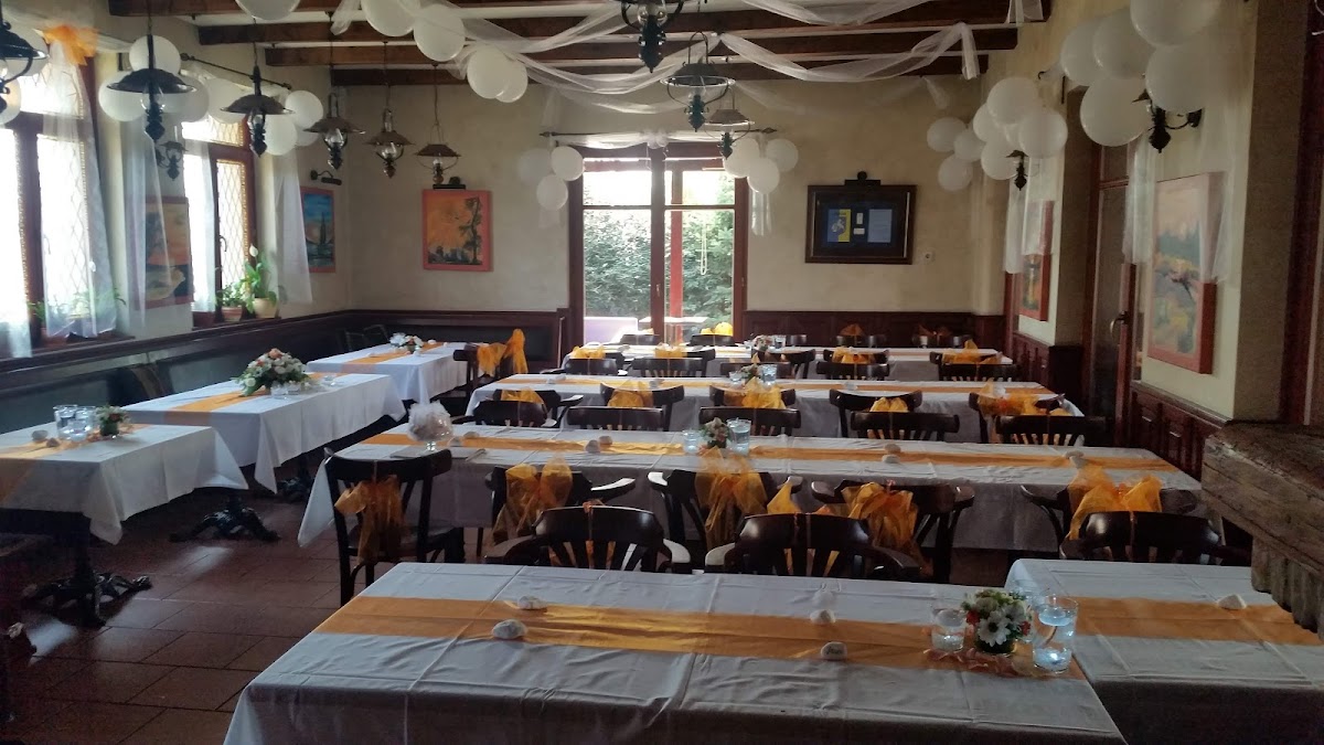 Aredo Restaurant, Café