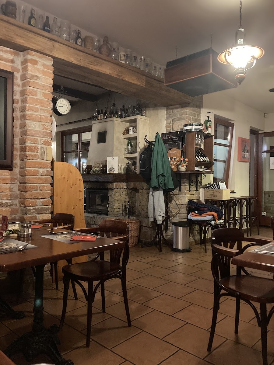 Aredo Restaurant, Café-4