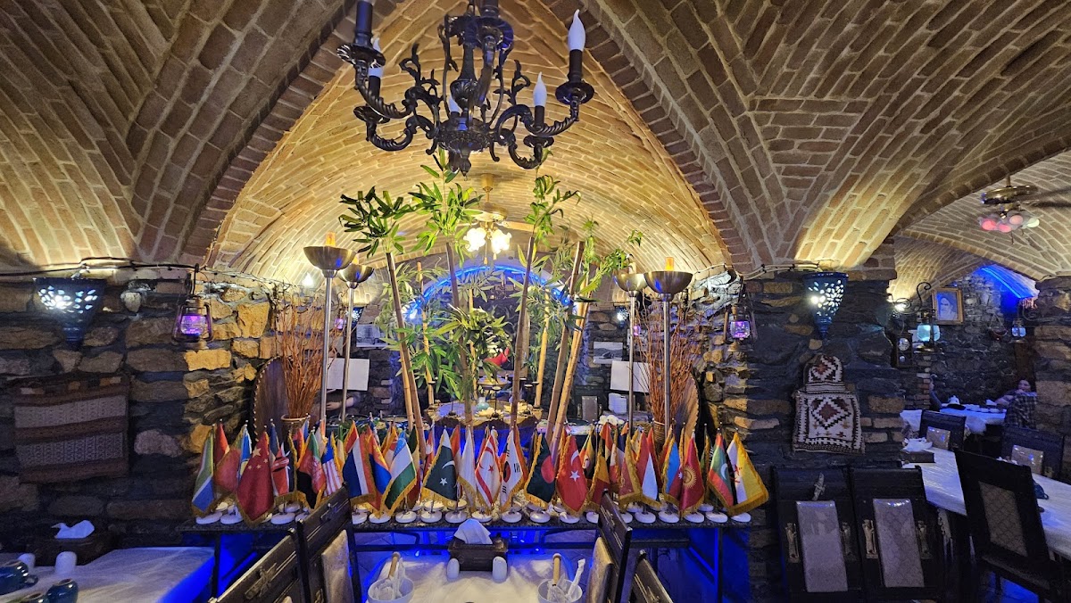 Aryaeiyan Traditional Restaurant