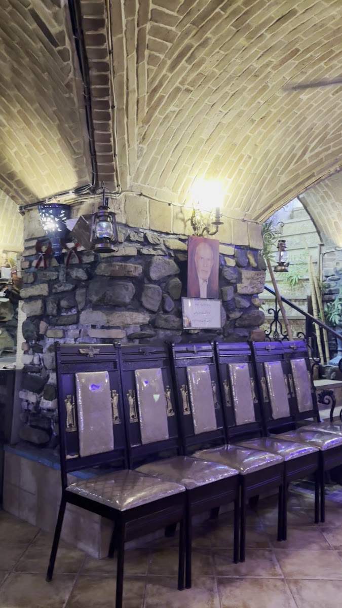 Aryaeiyan Traditional Restaurant-2