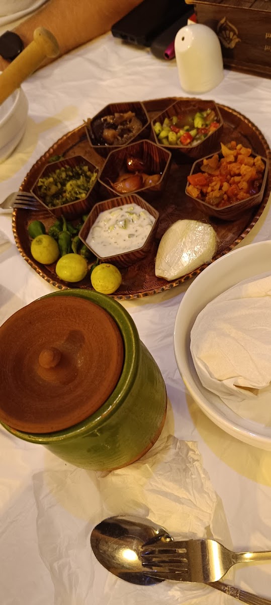 Aryaeiyan Traditional Restaurant-8