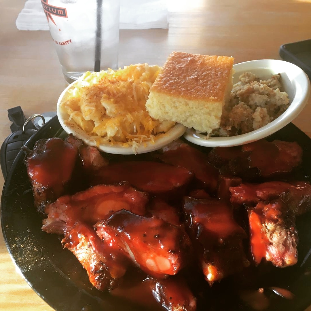 Ashley's Bar-B-Que-9