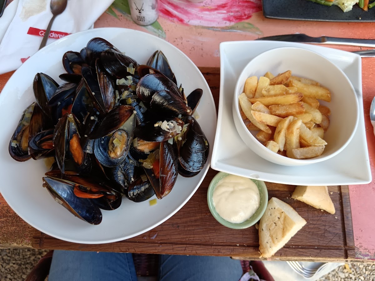 Ats Eatery & Bar-8