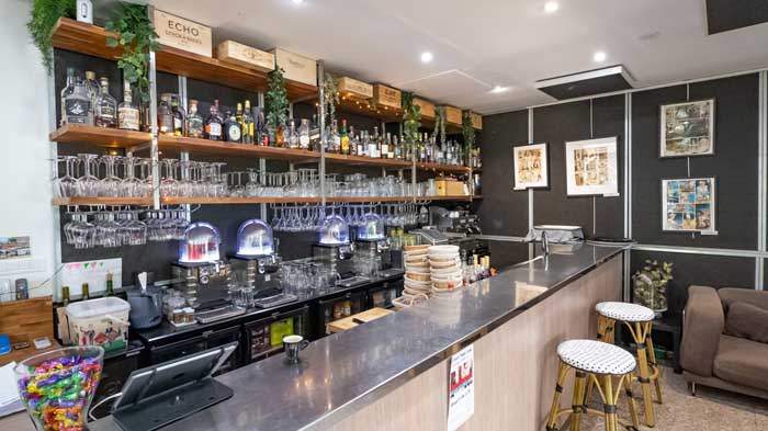 Au Comptoir Des Artistes