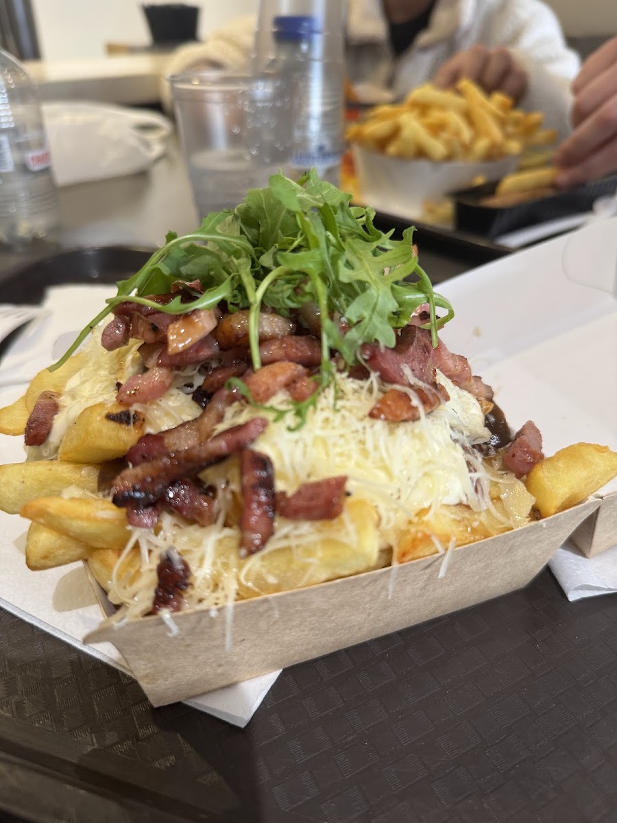 Au Fleur Burgers & Potatoes-2