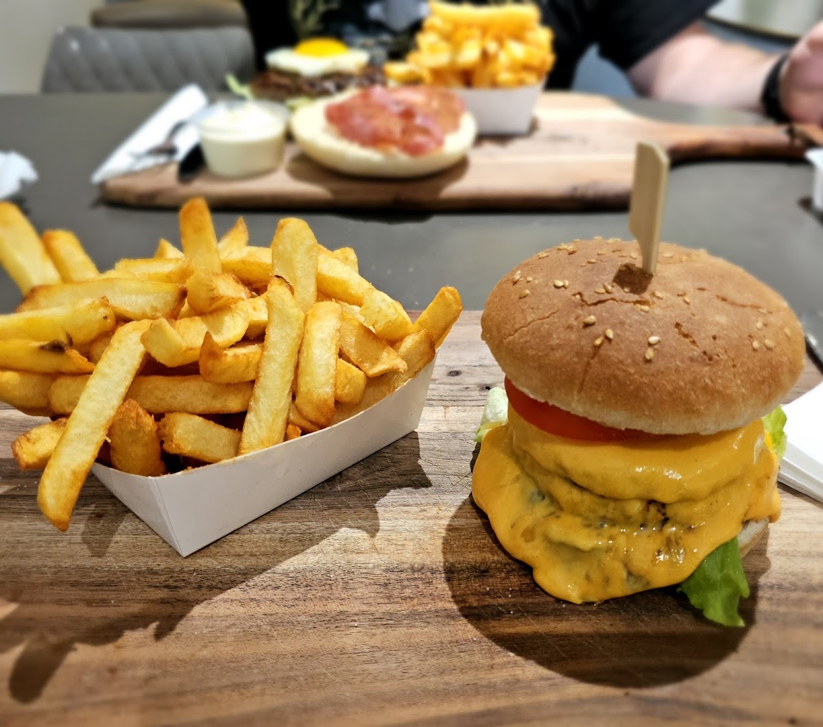 Au Fleur Burgers & Potatoes-3