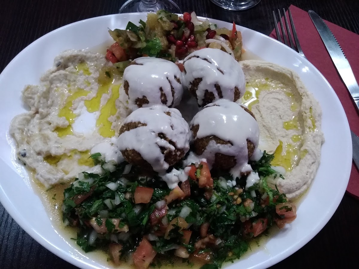 Au Libanais De Saint-Maurice.-2