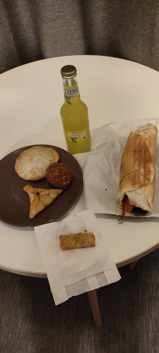 Au Libanais De Saint-Maurice.-7