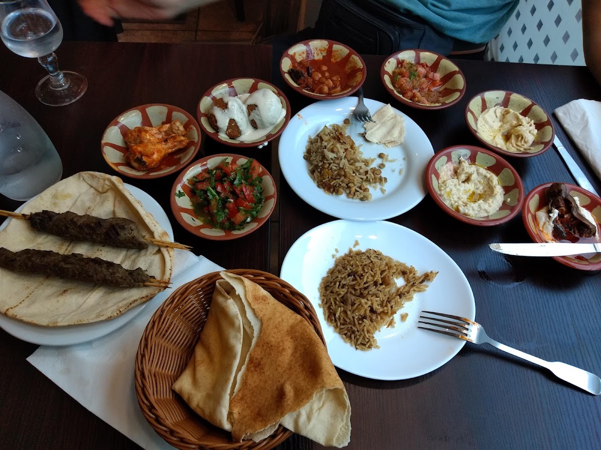 Au Libanais De Saint-Maurice.-8