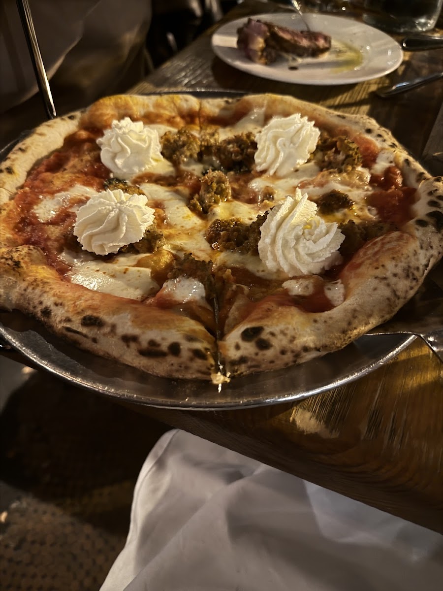 Aumm Aumm Pizzeria And Wine Bar At The Brownstone-3