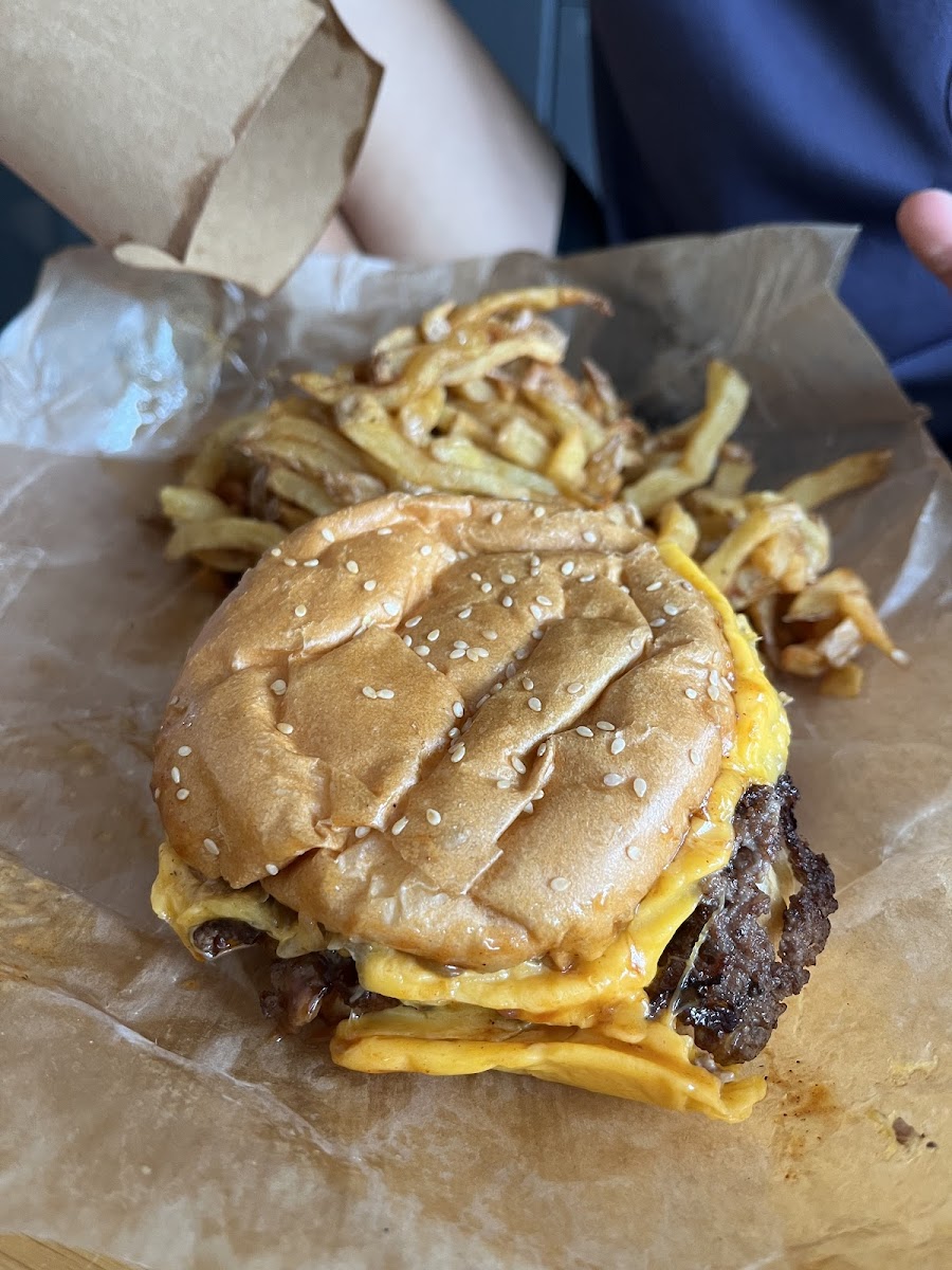 Avec Amour - Le Burger Belleville-4