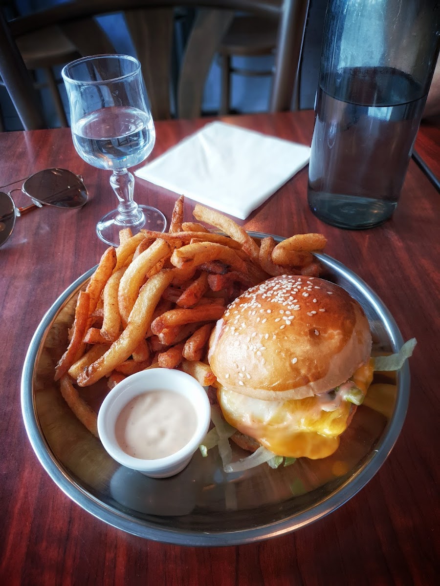 Avec Amour - Le Burger Belleville-5