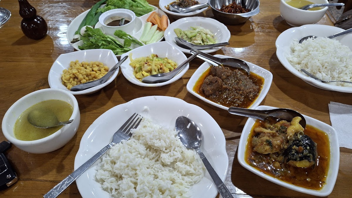 Aye Myit Tar Burmese Resturant-5