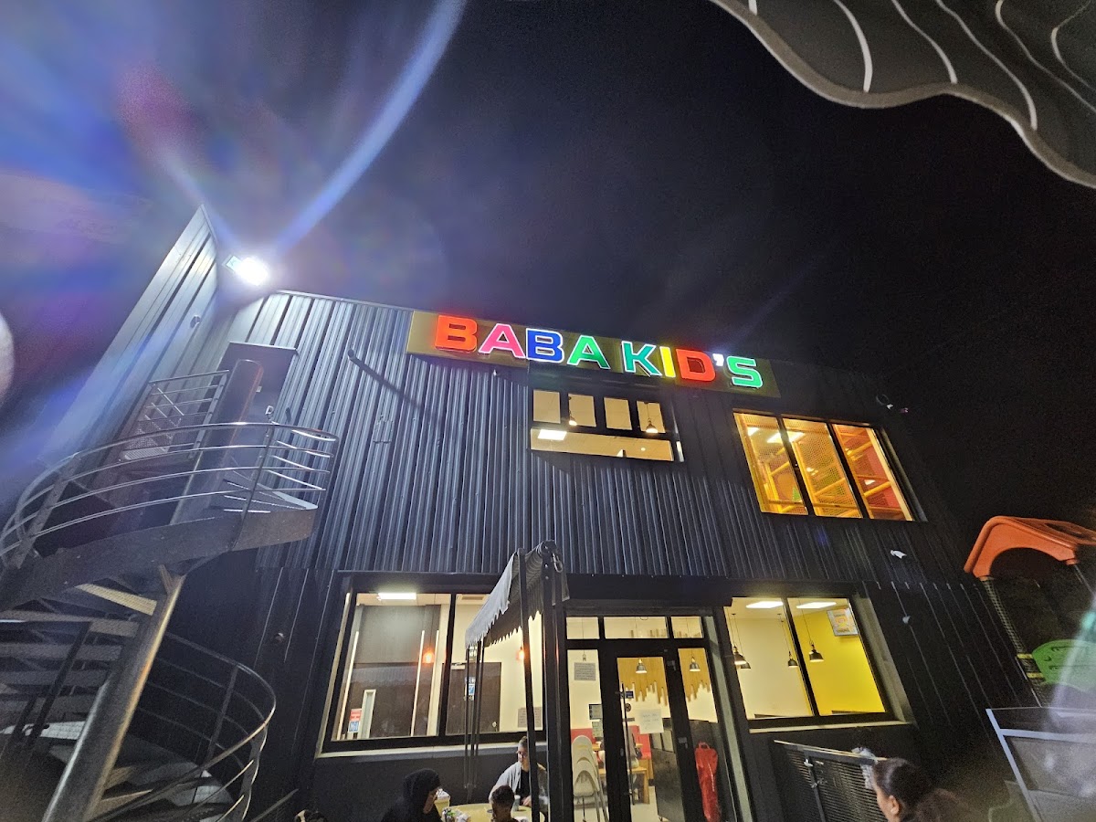Baba Fritas Restaurant & Aires De Jeux-4